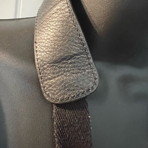 The Sak Crossbody Black Leather Shoulder Bag - Picture 6 of 13